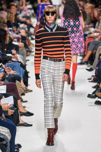 Look 8